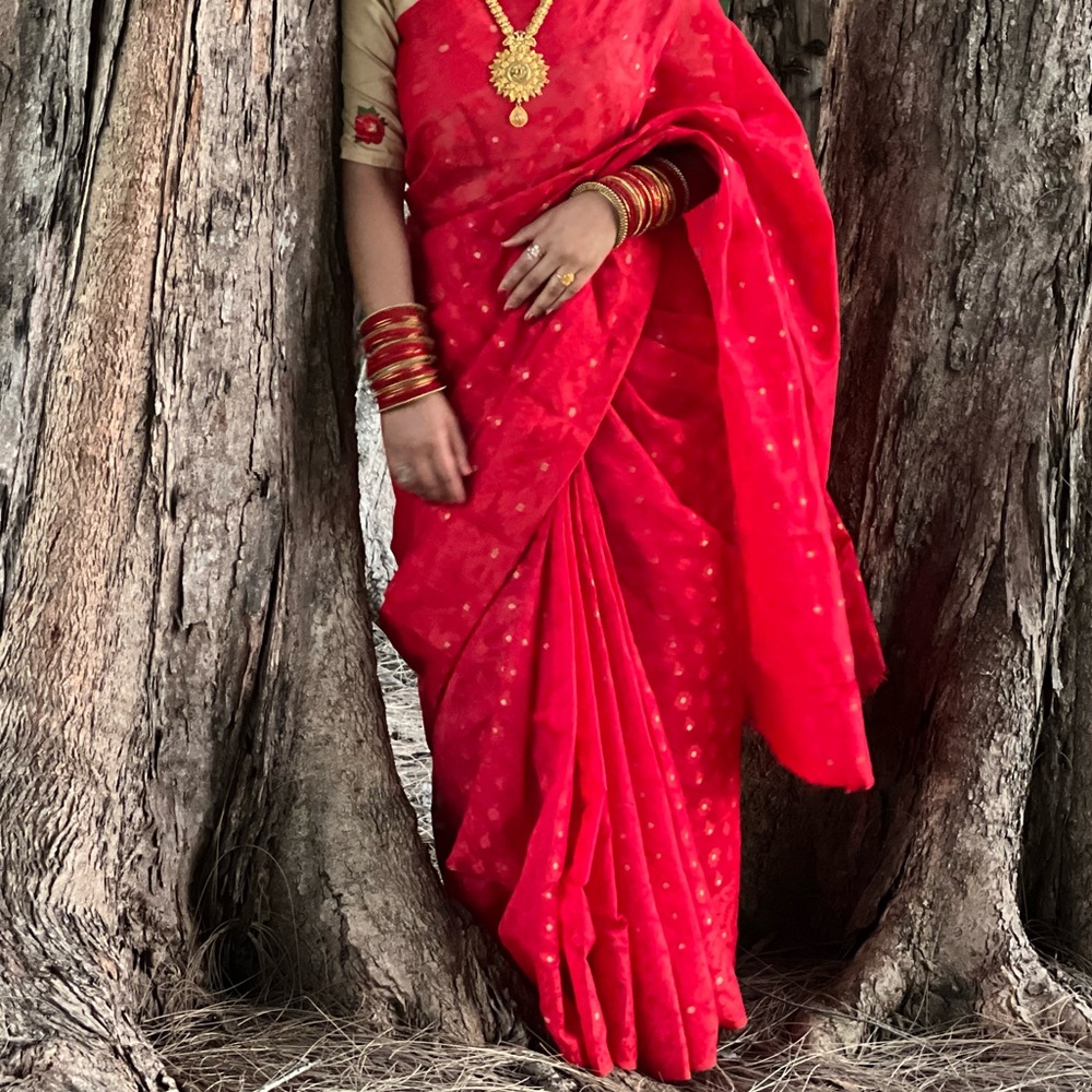 Red saree - Picture 2 of 4